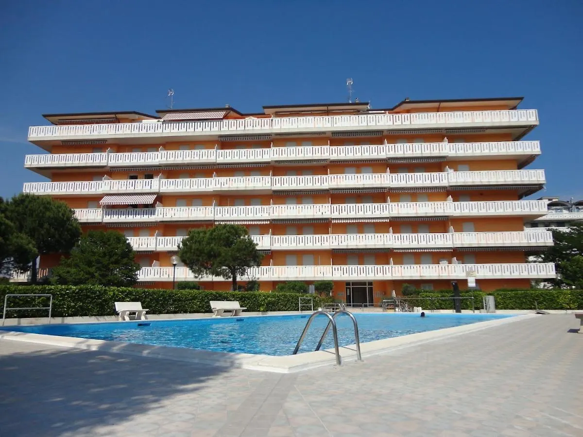 Fantastic Apartment With Garden In Residence With Pool - Great Location 圣玛格丽塔波尔勒港